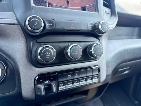 Used 2024 RAM 2500 Tradesman w/ Chrome Appearance Group AWD/4WD image 18