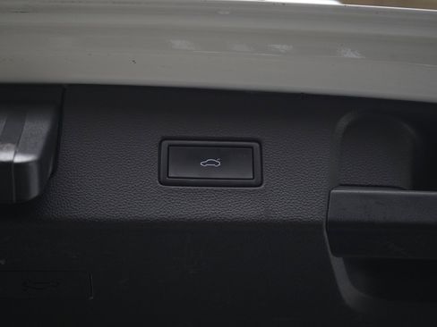 Used 2023 Volkswagen Atlas SE w/ Panoramic Sunroof Package AWD/4WD image 19