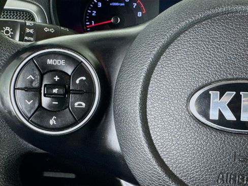 Used 2020 Kia Soul LX image 13