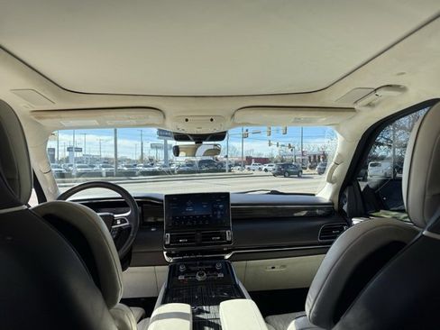Used 2022 Lincoln Navigator L Black Label image 17