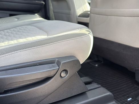 Used 2024 Nissan Pathfinder SV FWD image 26