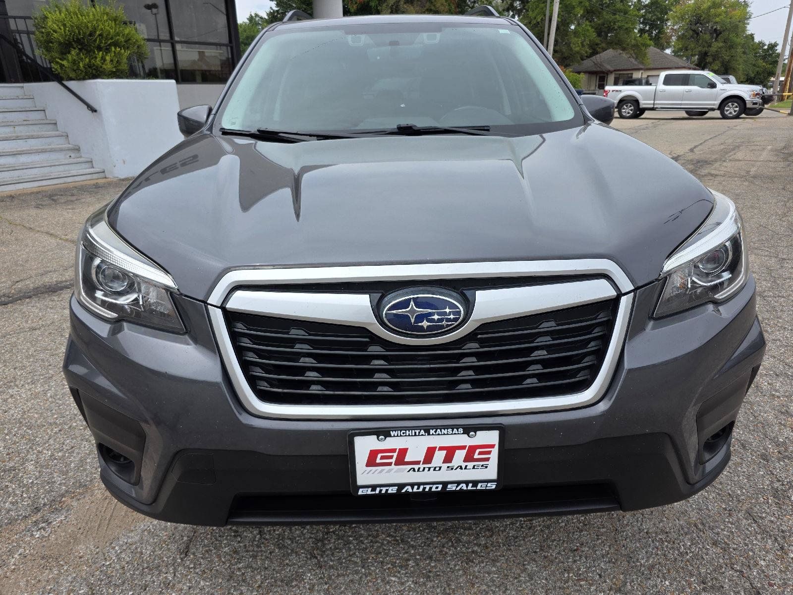 Used 2020 Subaru Forester Premium AWD/4WD image 2