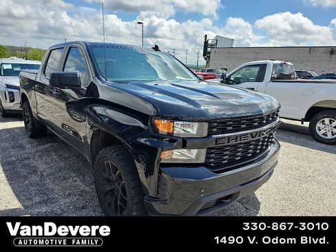 Used 2021 Chevrolet Silverado 1500 Custom AWD/4WD image 1
