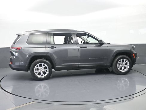 Used 2022 Jeep Grand Cherokee L Limited RWD image 7