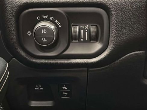 Used 2022 RAM 1500 Laramie w/ Sport Appearance Package AWD/4WD image 28