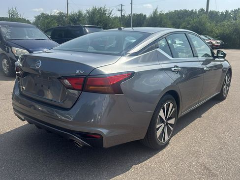 Used 2019 Nissan Altima 2.5 SV FWD image 5