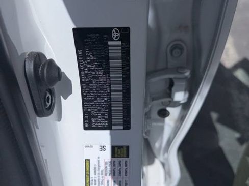 Used 2025 Toyota Corolla LE image 3