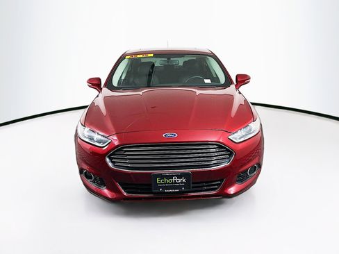 Used 2016 Ford Fusion Titanium FWD image 2