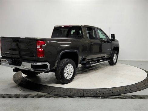 Used 2022 Chevrolet Silverado 3500 LT w/ Convenience Package image 7