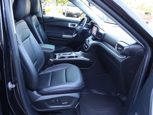 Used 2023 Ford Explorer XLT w/ Equipment Group 202A AWD/4WD image 20