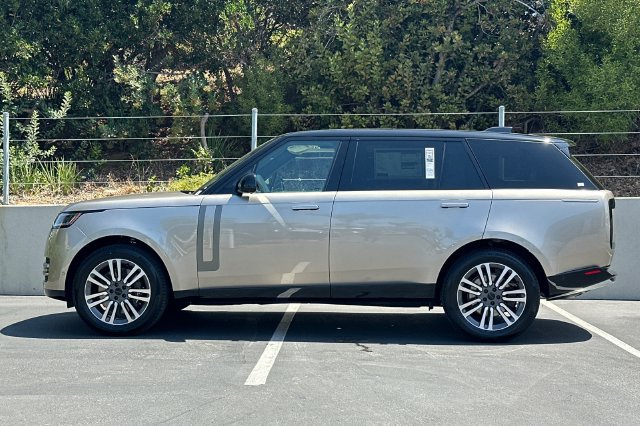 New 2026 Land Rover Range Rover Long Wheelbase SE AWD/4WD image 2