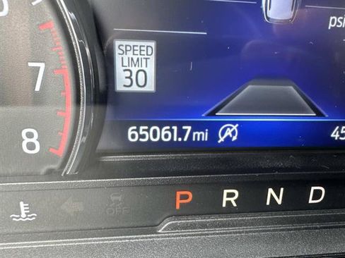 Used 2020 Ford Explorer XLT w/ Equipment Group 202A AWD/4WD image 36