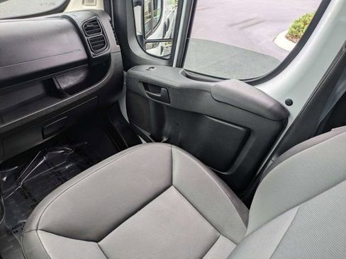 Used 2025 RAM ProMaster 2500 w/ Convenience Group FWD image 19