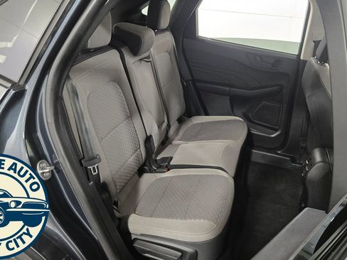 Used 2022 Ford Escape SE w/ Convenience Package image 36