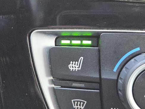 Used 2017 BMW 230i xDrive Convertible image 4