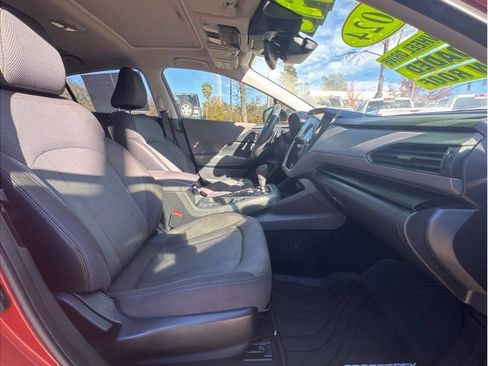 Used 2024 Subaru Crosstrek 2.0i Premium image 10