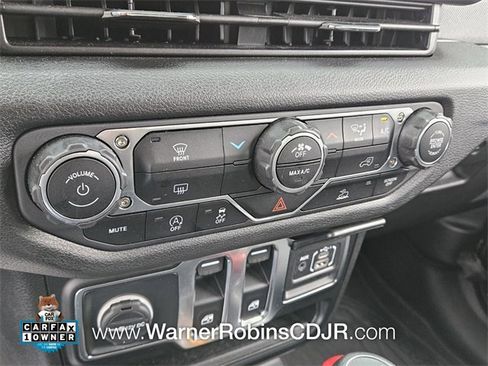 Used 2025 Jeep Wrangler Sport image 20