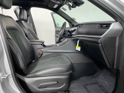 New 2026 Jeep Grand Cherokee Altitude AWD/4WD image 25
