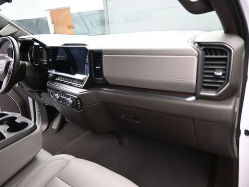 Used 2023 GMC Sierra 1500 SLT w/ X31 Off-Road Package AWD/4WD image 27