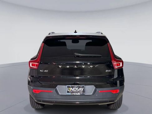 Used 2023 Volvo XC40 B5 Plus AWD/4WD image 5