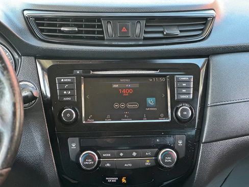 Used 2019 Nissan Rogue SV image 9