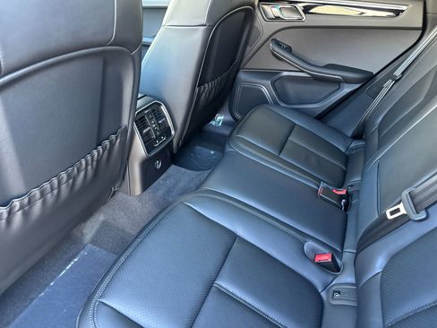 New 2026 Porsche Macan image 14