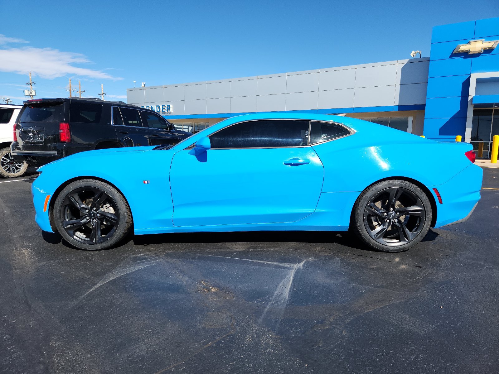 Used 2023 Chevrolet Camaro LT RWD image 2
