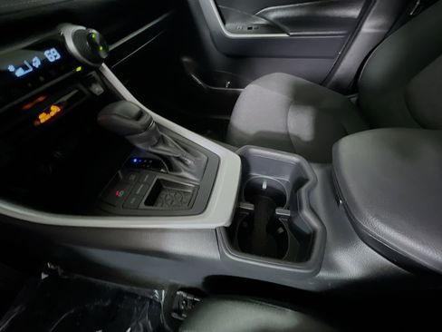 Used 2025 Toyota RAV4 XLE image 25