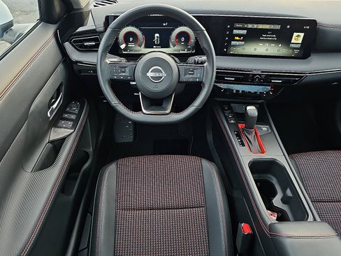 Certified 2025 Nissan Kicks SR w/ SR Premium Package image 12