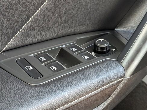 Certified 2024 Volkswagen Tiguan SE image 28