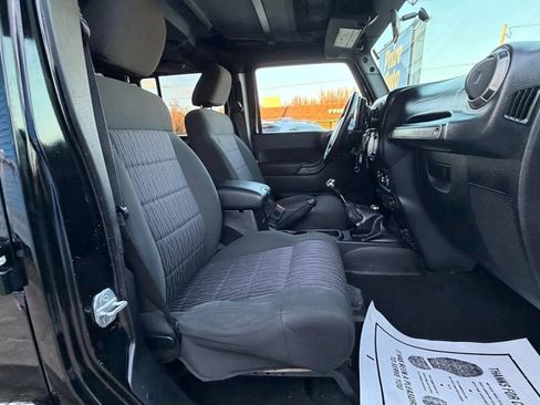 Used 2012 Jeep Wrangler Unlimited Sport image 13