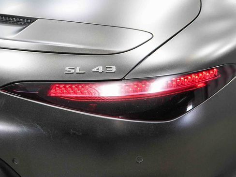 Used 2023 Mercedes-Benz SL 43 AMG image 11