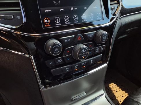 Used 2019 Jeep Grand Cherokee Trailhawk w/ Trailhawk Luxury Group AWD/4WD image 9