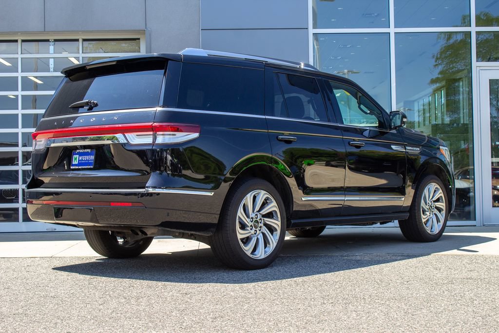 Used 2024 Lincoln Navigator Reserve AWD/4WD image 10
