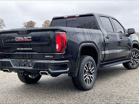 Used 2022 GMC Sierra 1500 AT4 w/ AT4 Preferred Package image 5