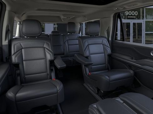 New 2025 Lincoln Navigator L Reserve AWD/4WD image 11