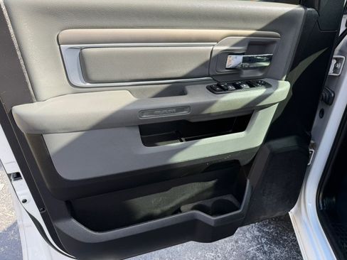 Used 2017 RAM 1500 Big Horn RWD image 18