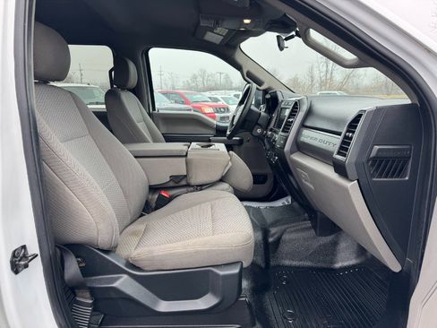 Used 2020 Ford F350 XLT w/ Camper Package image 18