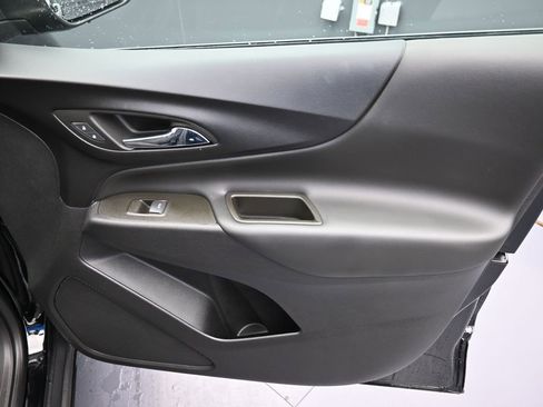 Used 2023 Chevrolet Equinox LT image 25