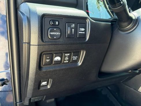 Used 2016 Toyota 4Runner SR5 AWD/4WD image 29
