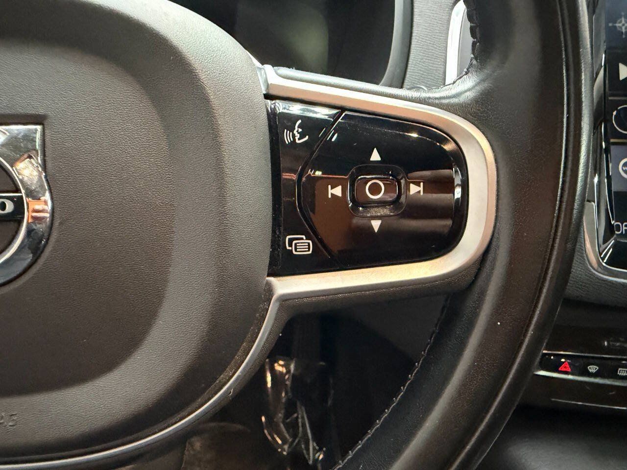 Used 2019 Volvo XC90 T6 Momentum AWD/4WD image 25