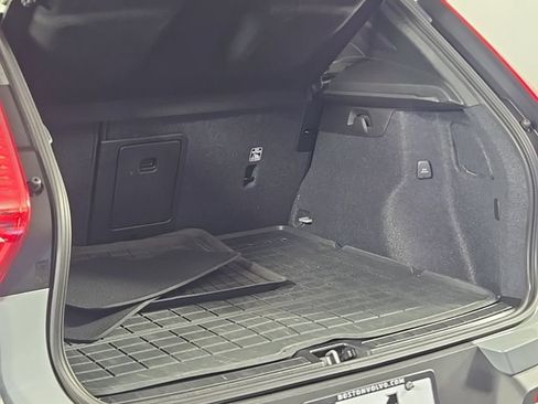 Certified 2026 Volvo XC40 B5 Plus AWD/4WD image 13