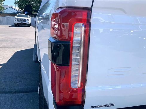 Used 2024 Ford F350 Lariat w/ Lariat Ultimate Package AWD/4WD image 25