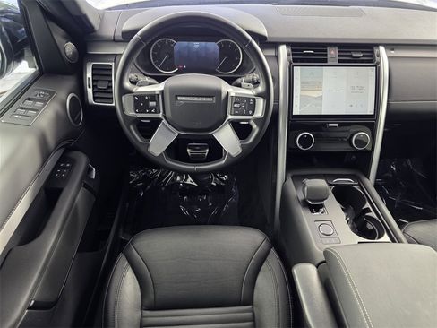 Used 2023 Land Rover Discovery S R-Dynamic image 13