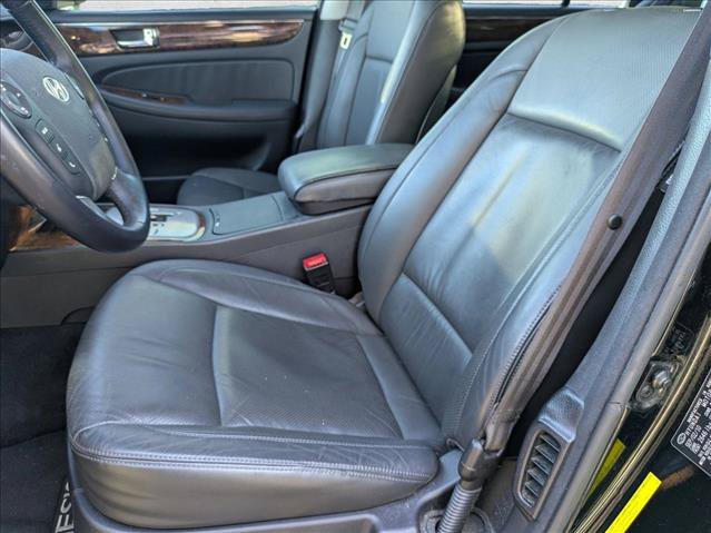 Used 2011 Hyundai Genesis 3.8 RWD image 11