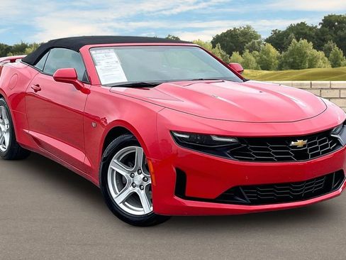 Used 2020 Chevrolet Camaro LT RWD image 2