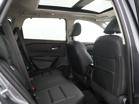 Used 2023 Nissan Rogue SV w/ SV Premium B Package AWD/4WD image 13