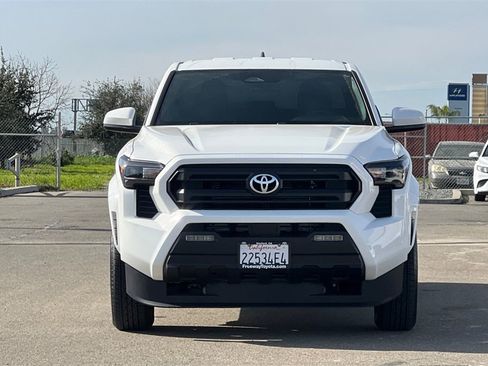 Certified 2025 Toyota Tacoma SR5 image 11