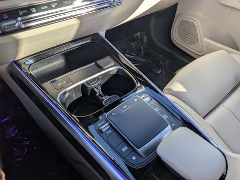 Certified 2022 Mercedes-Benz GLB 250 4MATIC image 16