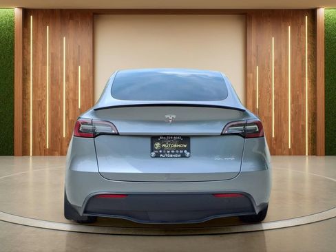 Used 2024 Tesla Model Y Long Range AWD/4WD image 30